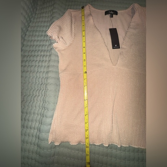 Lulu's Ribbed tan/light peach-ish Short Sleeve Top. Size L. NWT - Picture 9 of 10